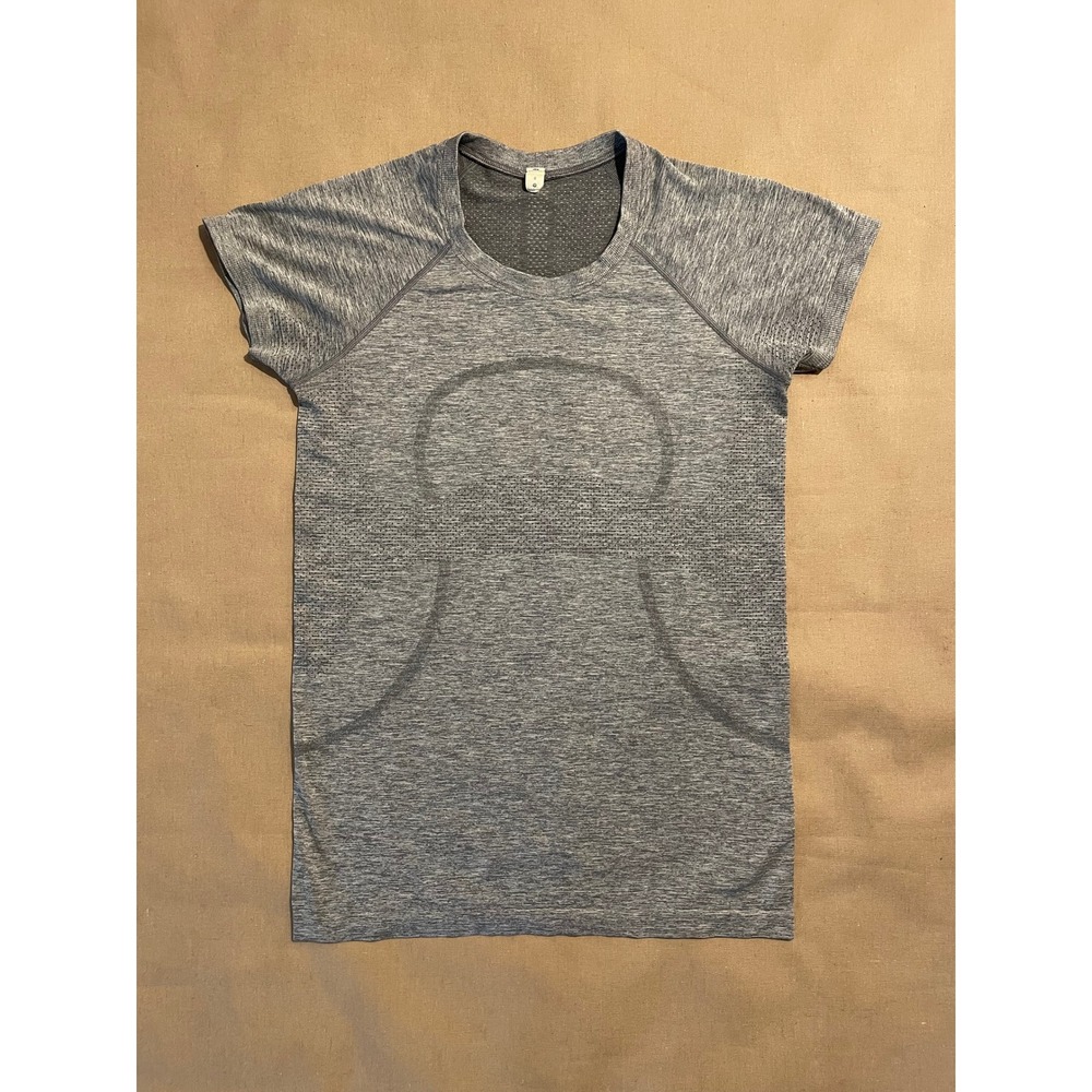 Lululemon Swiftly Tech Short Sleeve Size 8 Gray Seamless Running Hiking Gym